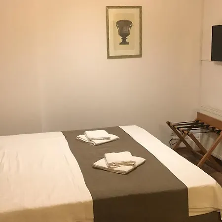 בית הארחה Bliss - Parliament