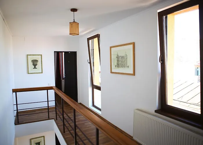 Bliss - Parliament 3*